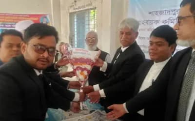 সিরাজগঞ্জে আইনজীবী সমিতির নবনির্বাচিত কমিটিকে সংবর্ধনা