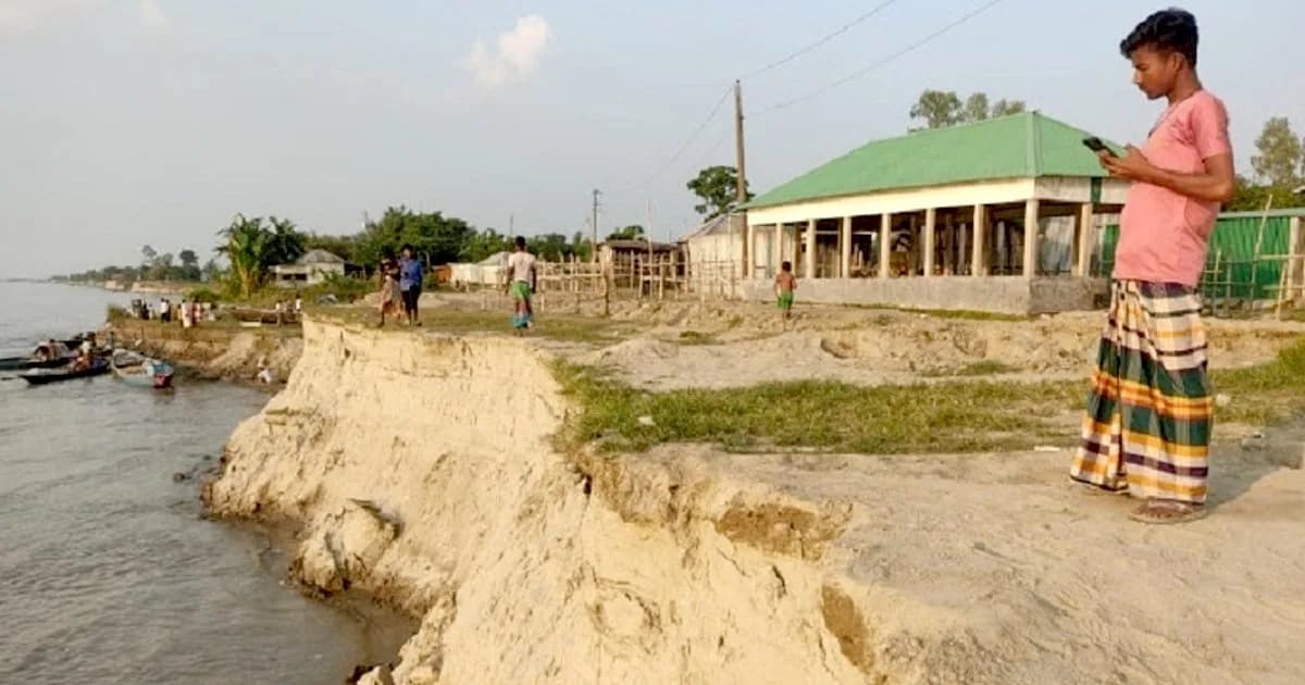 যমুনার ভাঙনে দিশেহারা ৯ গ্রামের মানুষ