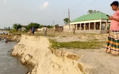 যমুনার ভাঙনে দিশেহারা ৯ গ্রামের মানুষ