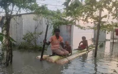 যমুনার পানি বৃদ্ধিতে শাহজাদপুরে ডুবে গেছে ১০ বাড়িঘর