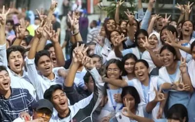 সিরাজগঞ্জে এসএসসিতে পাসের হার ৫৮ শতাংশ, এগিয়ে মেয়েরা
