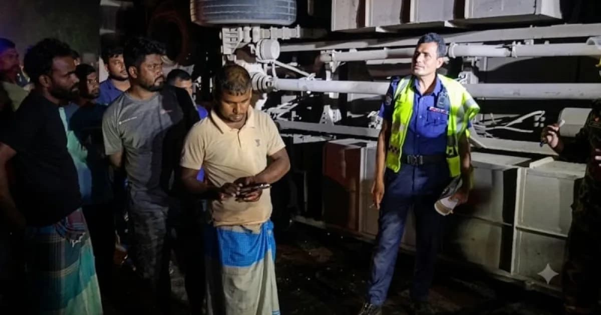 সিরাজগঞ্জে বাস-ট্রাকের সংঘর্ষে নিহত ২, আহত ১০