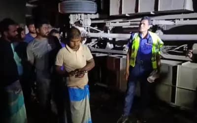 সিরাজগঞ্জে বাস ও ট্রাকের সংঘর্ষে নিহত ২