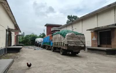 রায়গঞ্জে বস্তা সংকটে ধান-চাল সংগ্রহ ব্যাহত, গুদাম থেকে ফিরছেন কৃষক
