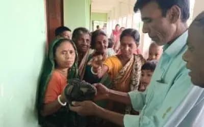 তাড়াশে পুকুর সংস্কার করতে গিয়ে মিলল বিষ্ণু মূর্তি