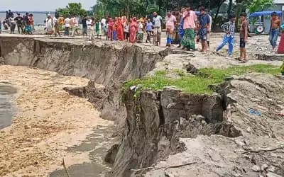 সিরাজগঞ্জের কাজীপুরে যমুনার ভয়াবহ ভাঙন