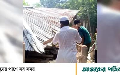 শাহজাদপুরে মাদক কারবারির বাড়ি ভাঙচুর