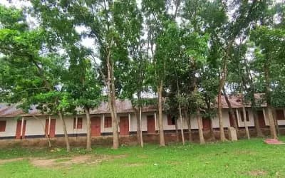 দুই বছর ধরে পাসের হার শূন্য যে বিদ্যালয়ে