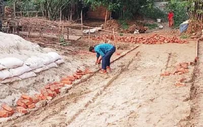 উদ্বোধনের চার দিনেই রাস্তার ইট উধাও
