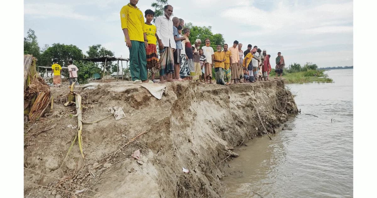 সিরাজগঞ্জে যমুনার ভাঙ্গনে বিলীন বাড়িঘর
