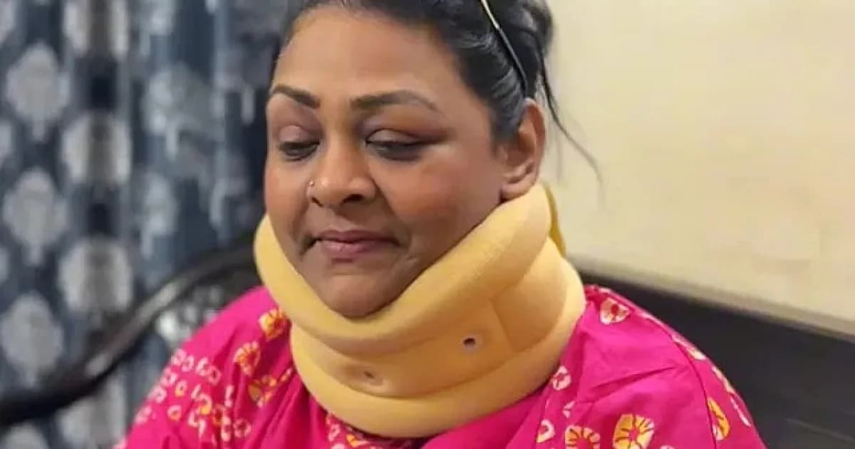 অতিরিক্ত ফোন ব্যবহার করে হাসপাতালে নায়িকা, অস্ত্রোপচার করাতে হয়েছে