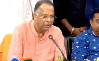 ঋণের চাপে সরকারি কর্মকর্তাদের বেতন দেওয়াও কঠিন হতে পারে: বিদ্যুৎমন্ত্রী