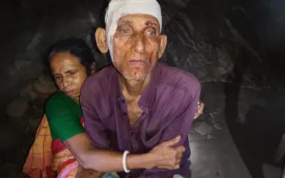 মানিকগঞ্জে ব্যবসায়ীকে পিটিয়ে সোনা–রুপা লুট, ফাঁকা গুলি করে চলে যায় দুর্বৃত্তরা