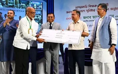 অবসর–সুবিধার টাকা পেতে শিক্ষকদের আর অফিসে অফিসে ঘুরতে হবে না: প্রধানমন্ত্রী