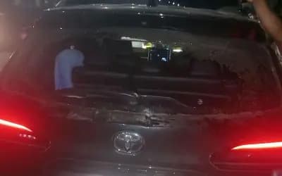 রায়গঞ্জে বিএনপির এমপির গাড়িতে হামলা