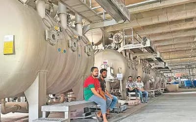 গ্যাস ও বিদ্যুৎ–সংকটে শতাধিক কারখানায় উৎপাদন বন্ধ