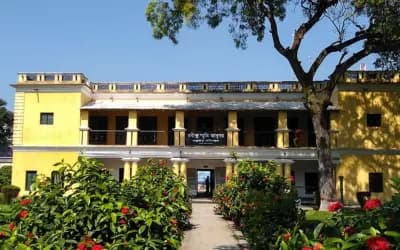 রবীন্দ্রস্মৃতির টানে ঘুরে আসুন শাহজাদপুরের কাচারিবাড়ি