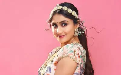 ব্লেড দিয়ে আক্রমণের অভিযোগে গ্রেপ্তার, কে এই অন্তরা