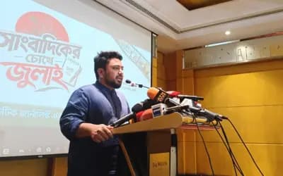 ধীরে ধীরে গণতন্ত্র সংকুচিত হচ্ছে: নাহিদ ইসলাম