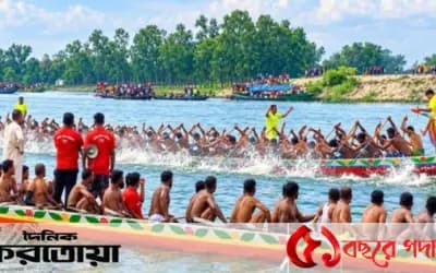 সিরাজগঞ্জের উল্লাপাড়ার চলনবিলাঞ্চলে নৌকা বাইচ ও সারি গানে মাতোয়ারা