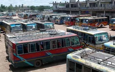 পাবনা-সিরাজগঞ্জ-শাহজাদপুরে বাস চলাচল বন্ধ