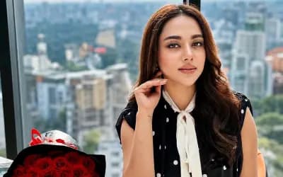নায়িকা তমা মির্জা এখন ব্যাংকের এভিপি, অভিনয় কি তবে ছাড়ছেন...