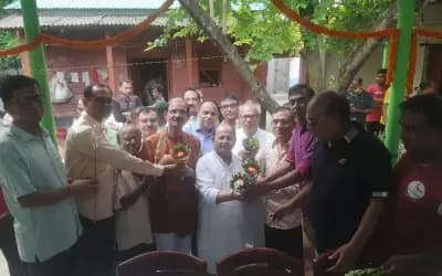 সিরাজগঞ্জে কালীবাড়ী গোবিন্দ বাড়ী ও ধর্মসভা মন্দিরে ভক্ত সেবার নির্ধারিত স্থান শুভ উদ্বোধন করলেন ভিপি অমর কৃষ্ণ দাস