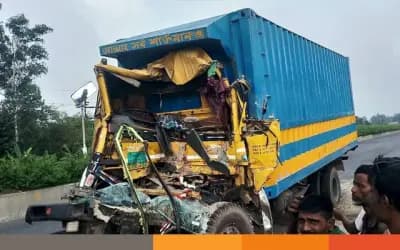 সিরাজগঞ্জে ডাম্প ট্রাকের ধাক্কায় চালক নিহত, আহত ১