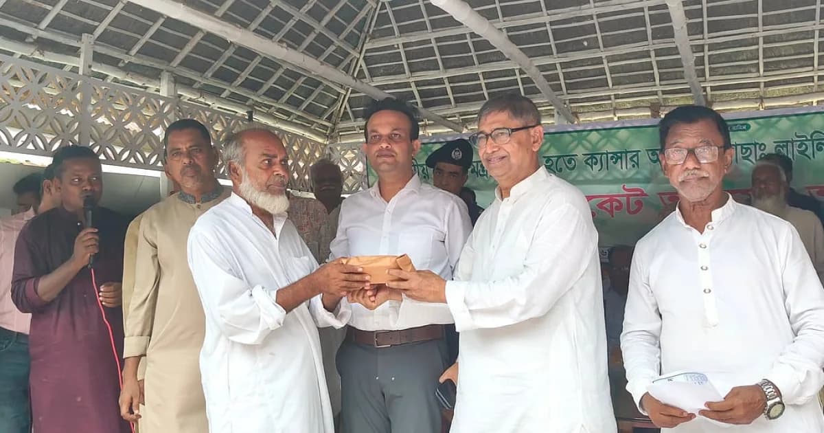 সহপাঠীদের এসএসসি পাসের মিষ্টির টাকায় বন্ধুর মায়ের চিকিৎসা, এবার প্রধানমন্ত্রীর সহায়তা