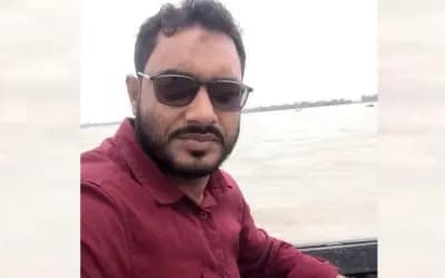 স্কুলে যাওয়ার পথে থামলো শিক্ষকের জীবন
