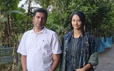 মেয়ের লাশের পাশে দাঁড়িয়ে বাবা বললেন, ‘আমার সবকিছু শেষ’