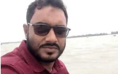 উল্লাপাড়ায় সড়ক দুর্ঘটনায় এক স্কুল শিক্ষক নিহত