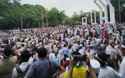 এমপিওভুক্তির দাবিতে কেন্দ্রীয় শহীদ মিনারে শিক্ষক-কর্মচারীদের অবস্থান
