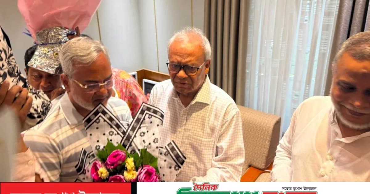 বিএনপির ভারপ্রাপ্ত মহাসচিব রুহুল কবির রিজভী’র সাথে সৌজন্য  সাক্ষাৎ ও শুভেচ্ছা জানালেন মির্জা মোস্তফা জামান