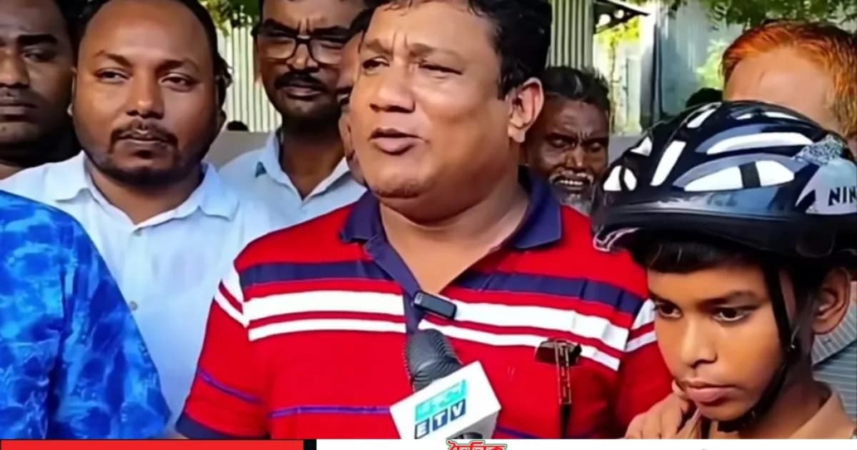 কামারখন্দে মুরগি বিক্রি করে সাইকেল কেনার স্বপ্ন,পাশে দাঁড়ালেন স্বেচ্ছাসেবক দলের নেতা কায়েস