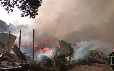 গাজীপুরে ঝুটের গোডাউনে আগুন, নিয়ন্ত্রণে কাজ করছে পাঁচটি ইউনিট
