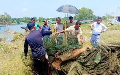 সিংড়ায় ৬৯ টি চায়না দুয়ারি জাল জব্দ ও ধ্বংস