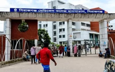 সিরাজগঞ্জে সড়ক দুর্ঘটনায় অটোরিকশাচালকসহ নিহত ২