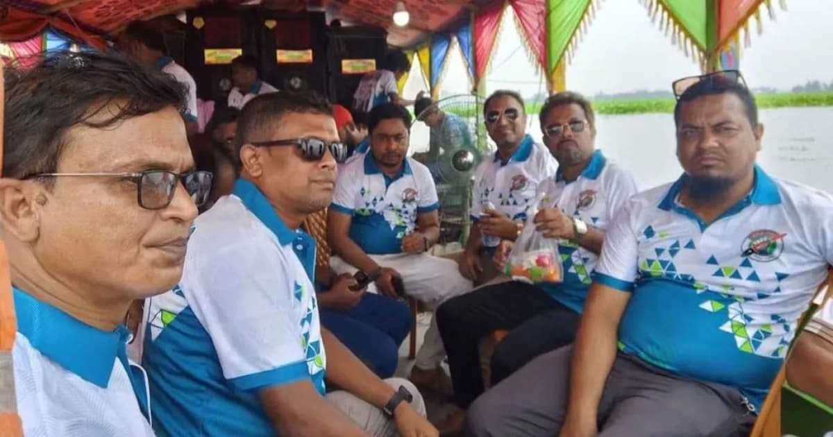 চলনবিলে সিংড়া আইডিয়াল প্রেসক্লাবের উদ্যোগে দিনব্যাপী নৌকা ভ্রমণ