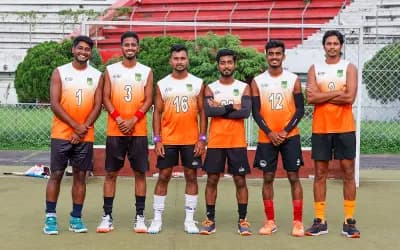 ছয় জোড়া চোখে লক্ষ্য একটাই