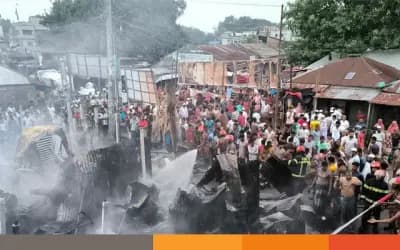 সিরাজগঞ্জে ভয়াবহ অগ্নিকাণ্ড, ৭টি দোকান পুড়ে ছাই