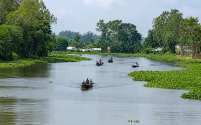 পৈতৃক সম্পত্তি দাবি করে নদী লিজ, দুর্ভোগে জেলে