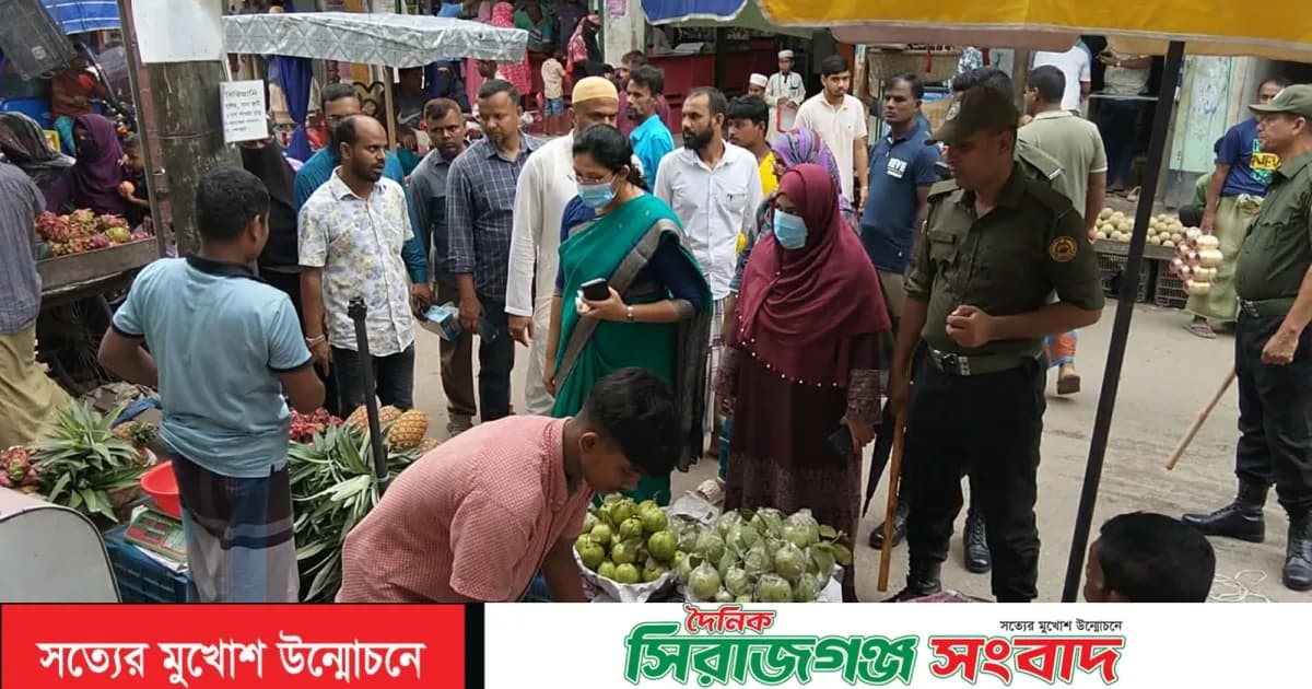 বেলকুচিতে যানজট নিরসনে অবৈধ দোকানপাট উচ্ছেদ অভিযান