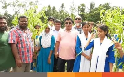 সিরাজগঞ্জে বিএনপির প্রতিষ্ঠাবার্ষিকী উপলক্ষে শিক্ষার্থীদের মাঝে গাছের চারা বিতরণ
