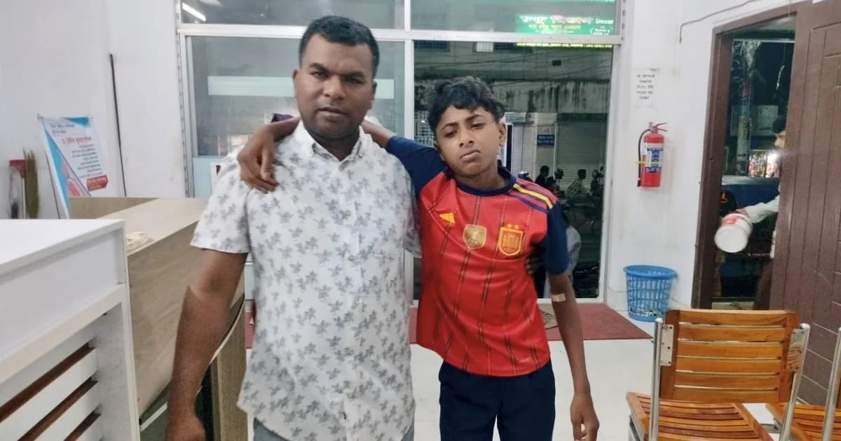 সিরাজগঞ্জে শিক্ষকের বেত্রাঘাতে হাসপাতালে অষ্টম শ্রেণির শিক্ষার্থী
