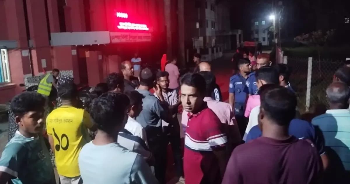 নাটোরে চায়ের বিল নিয়ে দুই পক্ষের সংঘর্ষ,আহত ১২