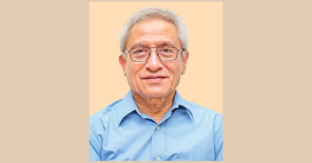 সরকারের খরচ কমানোয় 
অগ্রাধিকার দিতে হবে