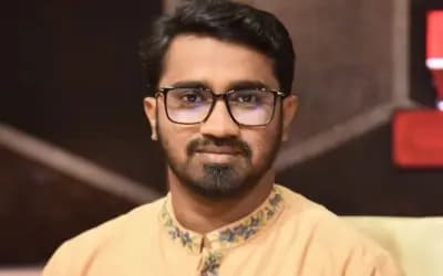 বিদ্যুৎ বিলে অসামঞ্জস্যতা নিয়ে প্রধানমন্ত্রীর মা-বাবাকে গালিগালাজ গ্রহণযোগ্য নয়: রাশেদ খাঁন