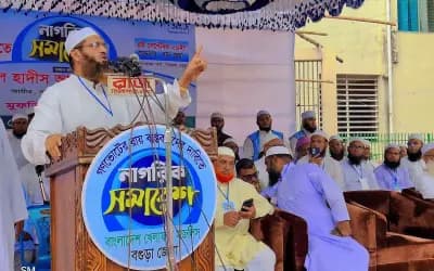 গণভোটের রায় বাস্তবায়ন সরকারের বৈধতার স্বার্থেই জরুরি: মামুনুল হক