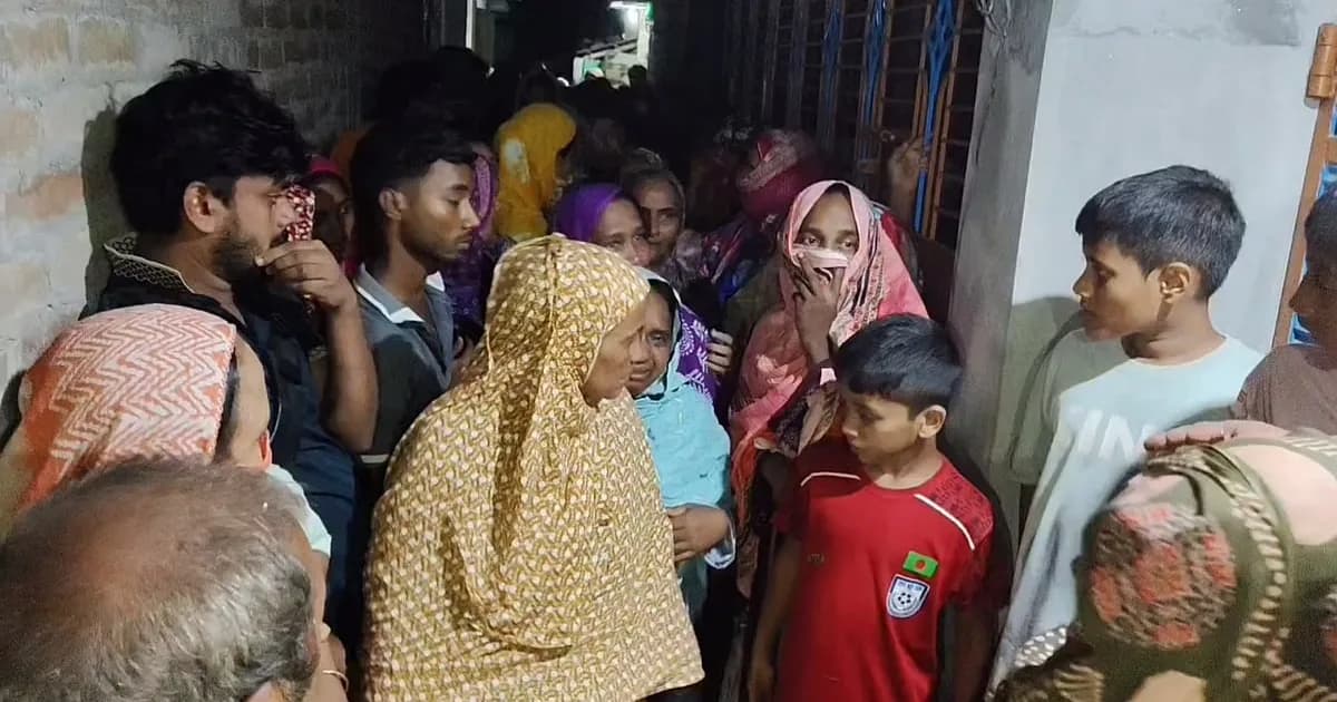 মেঝেতে পড়ে ছিল গৃহবধূর রক্তাক্ত লাশ, পাশেই ফ্যানের হুকে ঝুলছিল স্বামীর মরদেহ